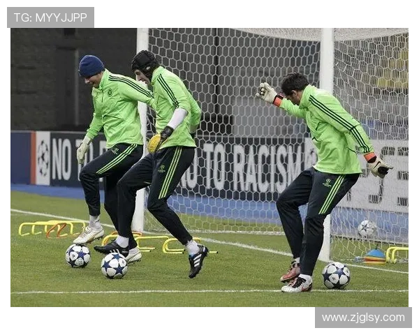 足球巨星脚法对比解析视频展示技巧与风格的精彩瞬间